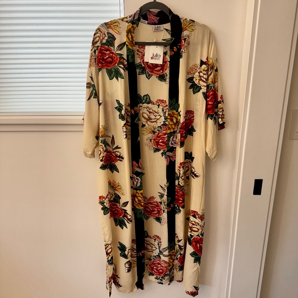 Floral Kimono with Red and Cream Design